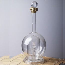 白酒酒瓶厂家生产高硼硅玻璃手工艺酒瓶
