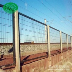 铁路专用款隔离栅 8001铁路护栏网 清远轨道防爬护栏