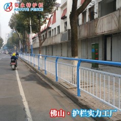 深圳市道路护栏款式路中白色重型栏杆定做